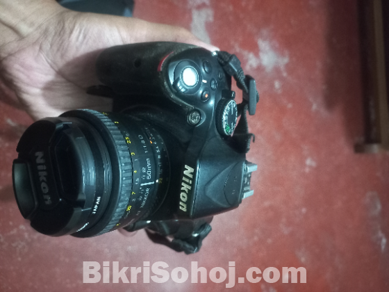 Nikoon D 5200 DSLR CAMERA